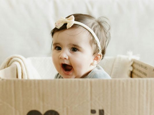 La médaille de baptême : qui se charge de l’offrir et pourquoi ?