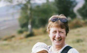 Comment positionner un bébé dans un porte-bébé ?