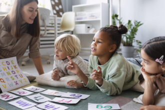 Aide à domicile : comment alléger le quotidien des familles sans se ruiner ?