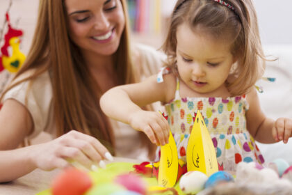 Déléguer les tâches du quotidien : une vraie solution pour les familles débordées ?