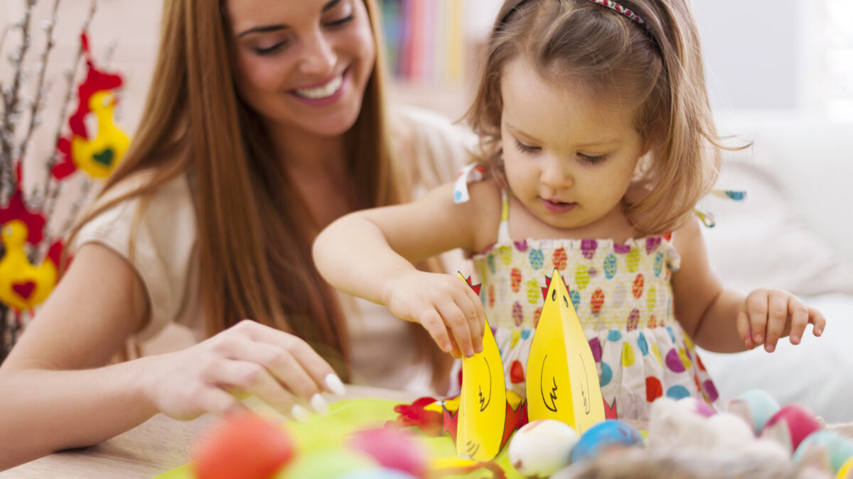 Déléguer les tâches du quotidien : une vraie solution pour les familles débordées ?
